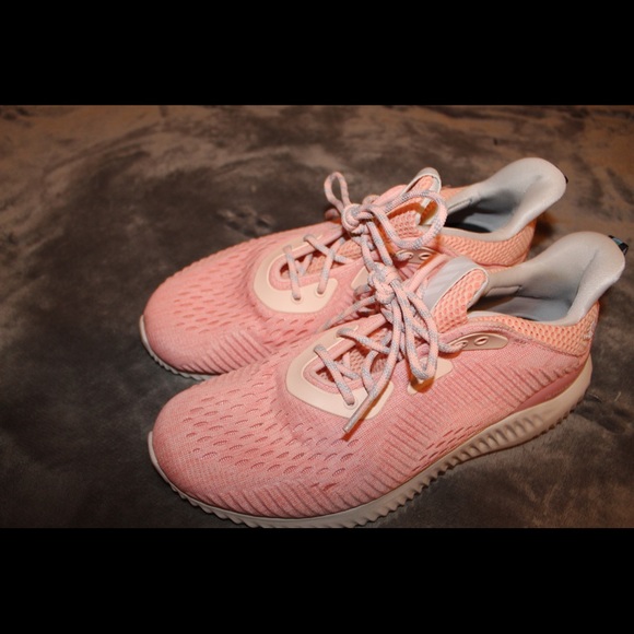 Adidas Alpha Bounce in light pink - Picture 2 of 3